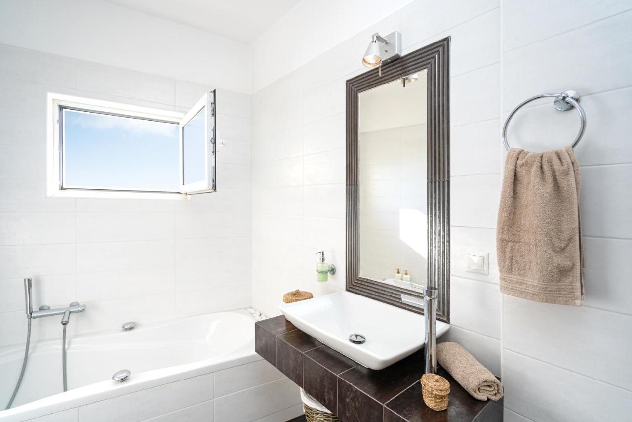 Mira Sitia Luxury Apartment Exterior photo