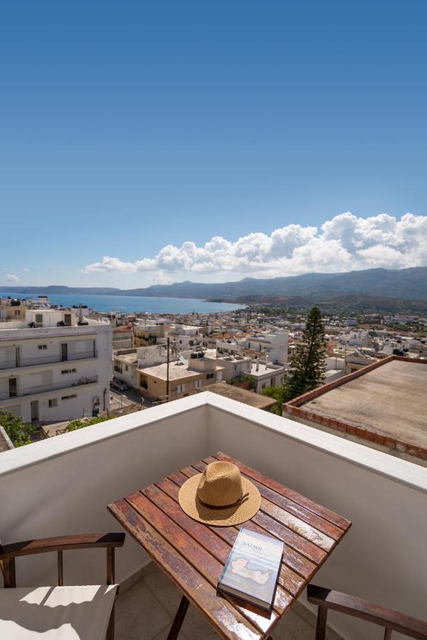 Mira Sitia Luxury Apartment Exterior photo